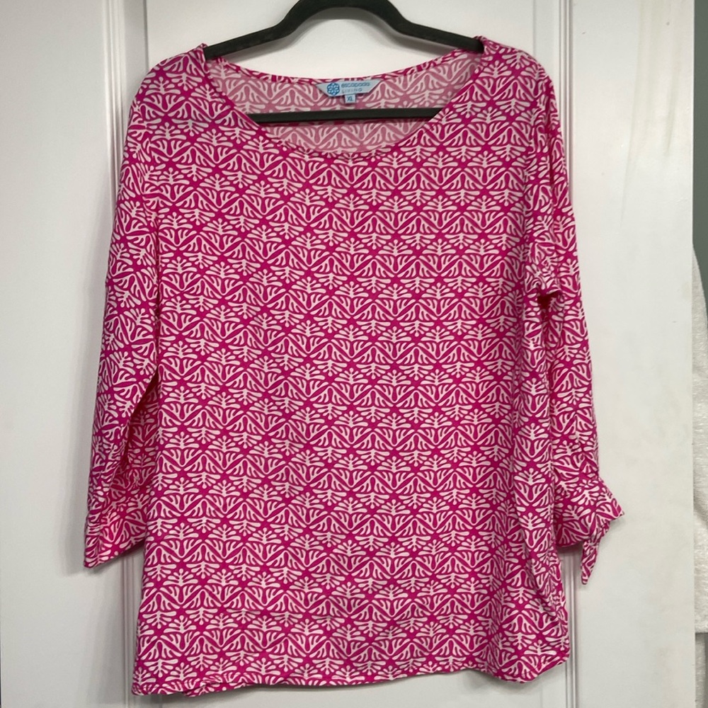 Escapada Women’s Blouse Size XL Pink/White Designs 3/4 length sleeve